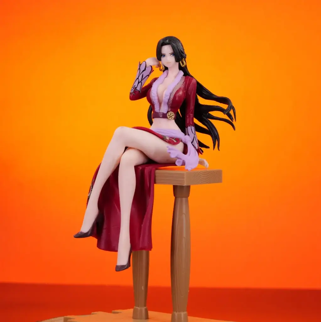 One piece Boa hancock Sitting On Chair _ 20 CM